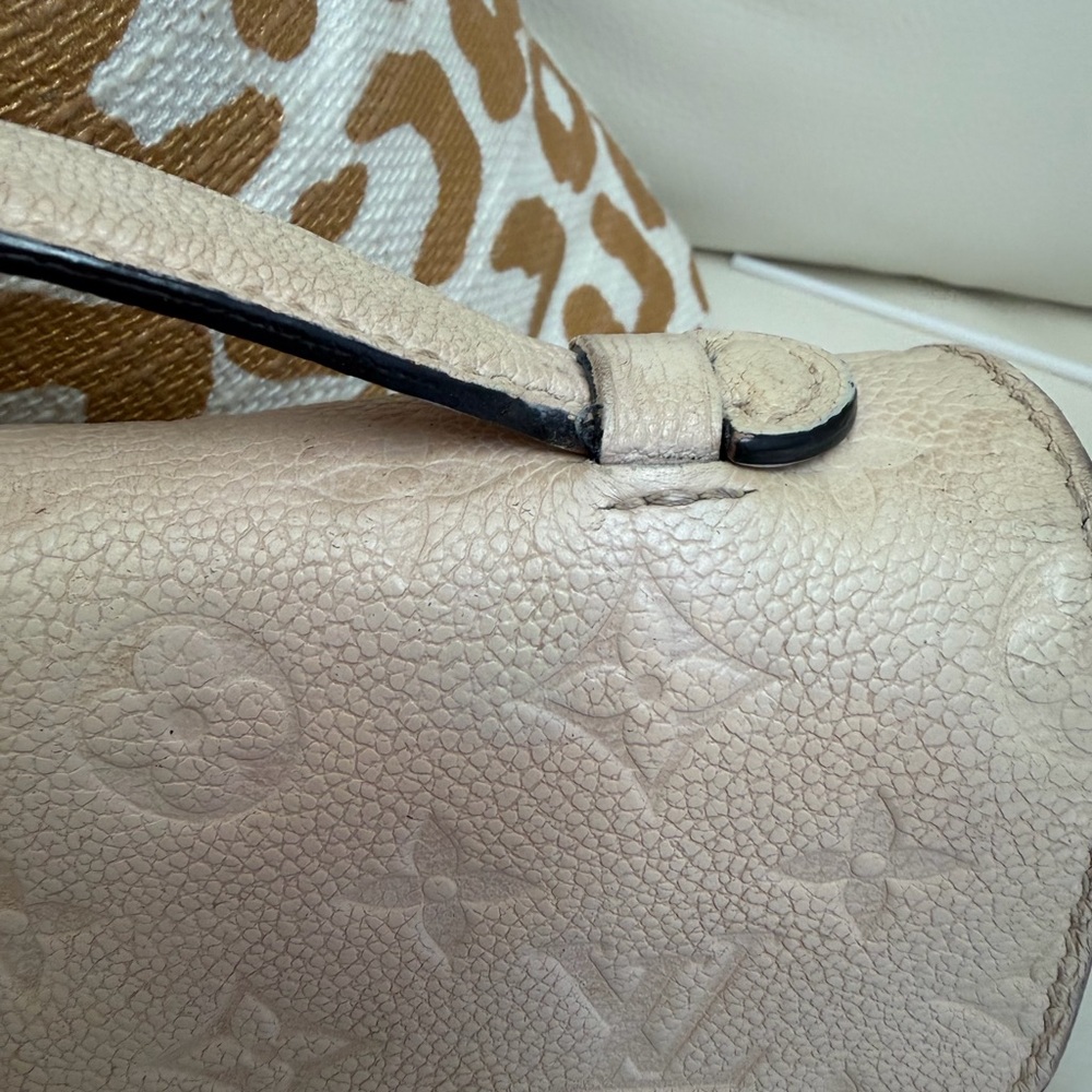 Louis Vuitton Pochette Métis Crossbody Bag - Picture 13 of 16